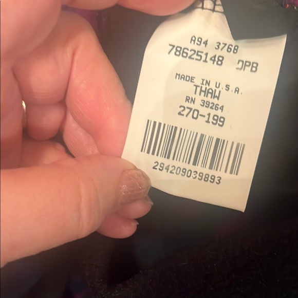 VTG REI Beret Hat-Fleece Abstract Print- made USA - wardrobe essential - Picture 7 of 9